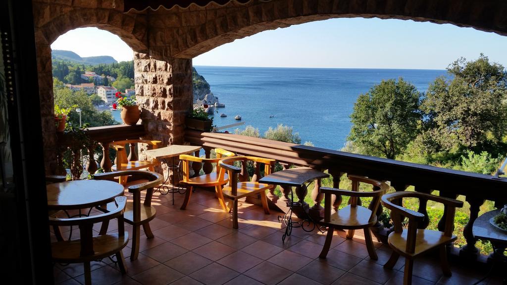 Villa Sara Guesthouse Sveti Stefan Exterior photo