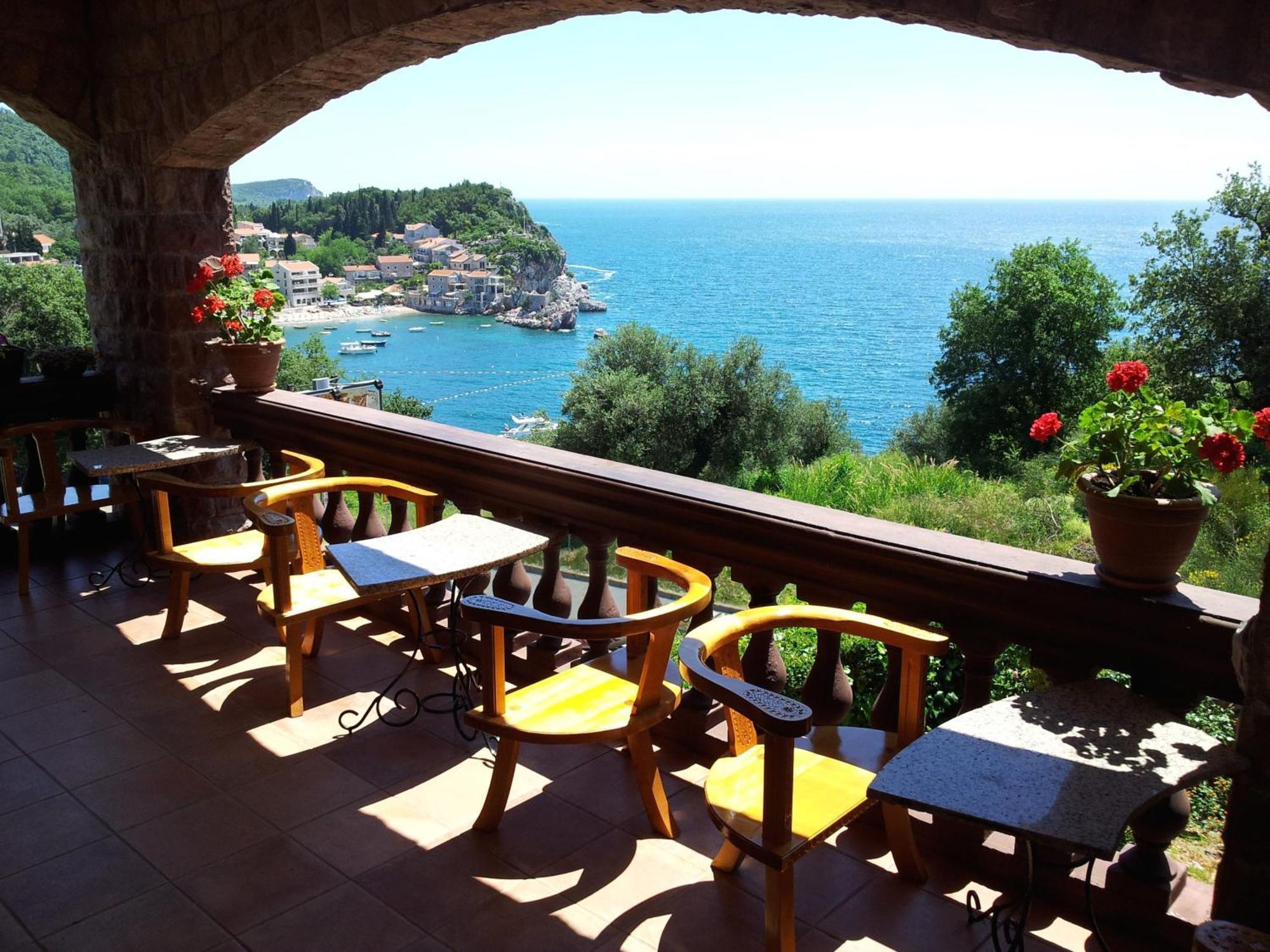 Villa Sara Guesthouse Sveti Stefan Exterior photo
