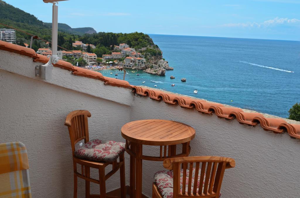 Villa Sara Guesthouse Sveti Stefan Exterior photo